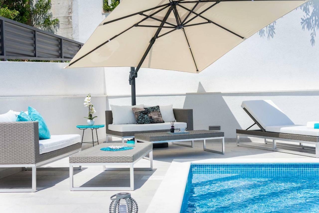 Villa Miholina - With Heated Swimming Pool Трогир Екстериор снимка
