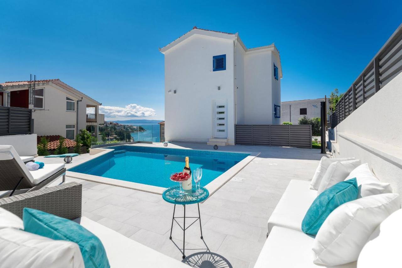 Villa Miholina - With Heated Swimming Pool Трогир Екстериор снимка