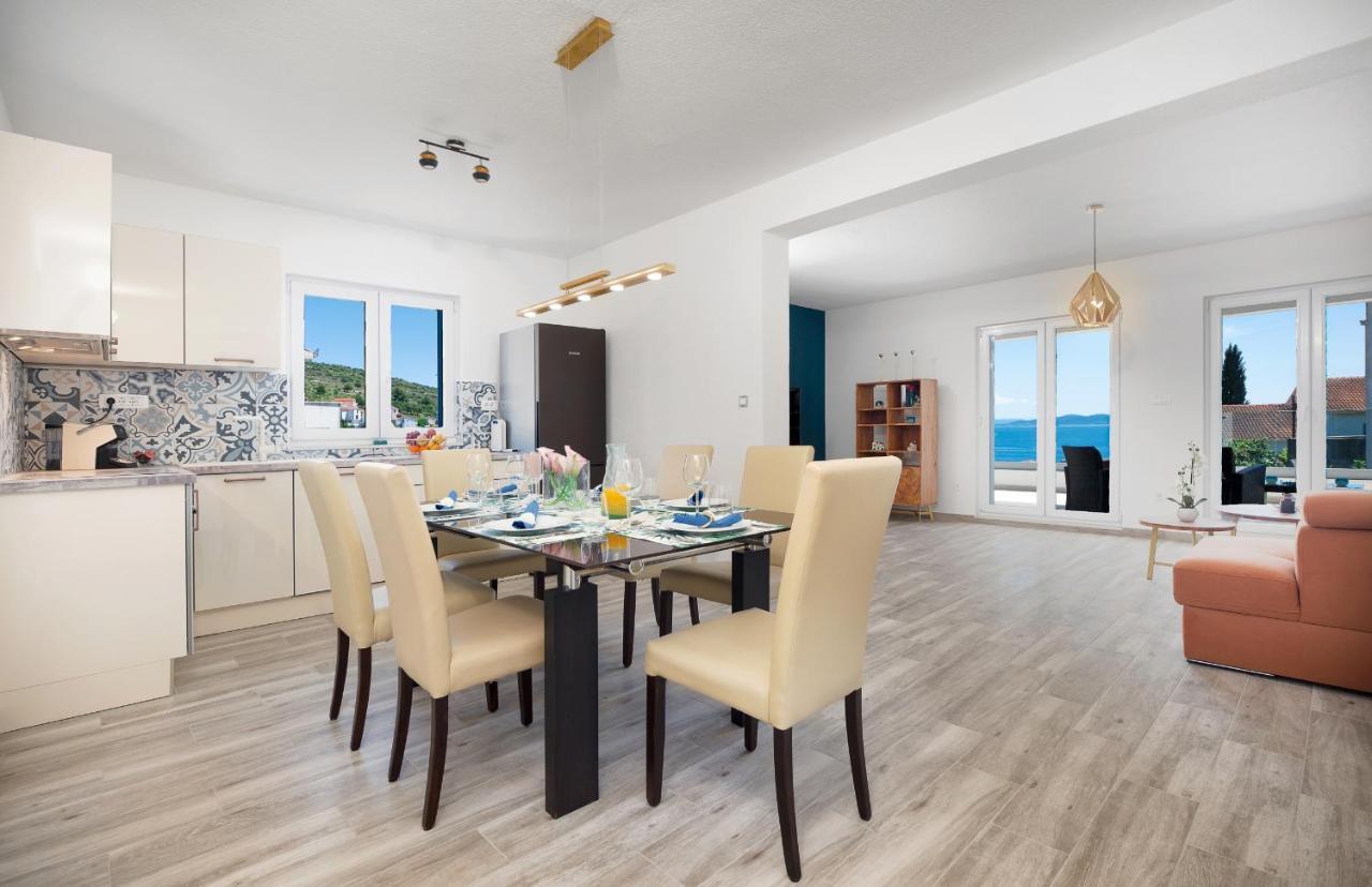 Villa Miholina - With Heated Swimming Pool Трогир Екстериор снимка