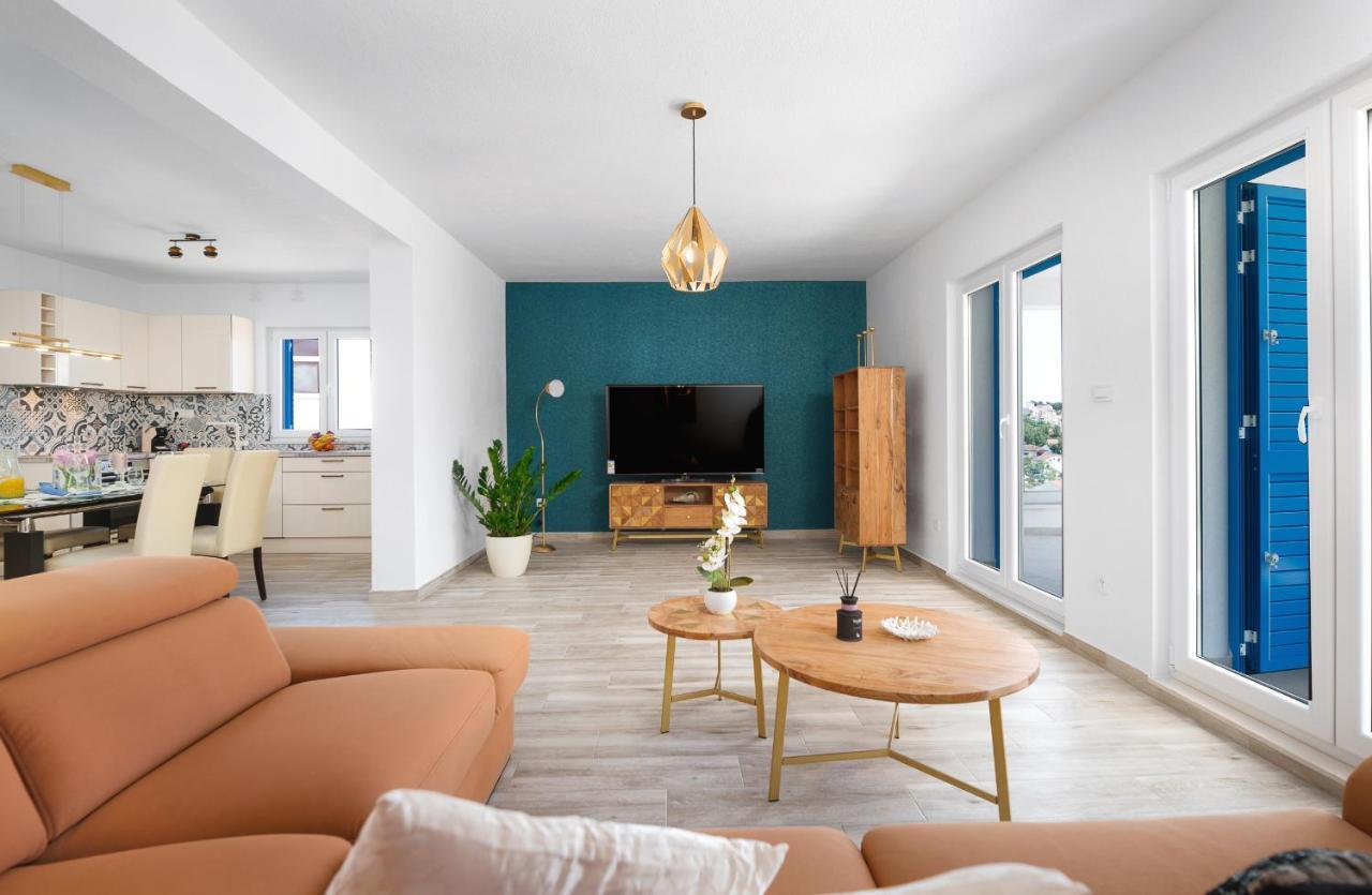 Villa Miholina - With Heated Swimming Pool Трогир Екстериор снимка