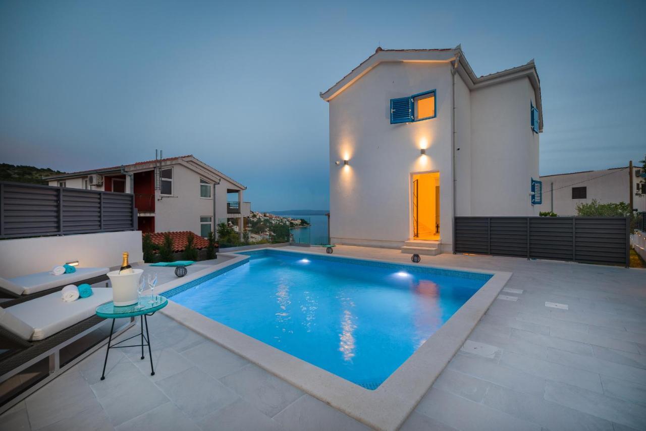 Villa Miholina - With Heated Swimming Pool Трогир Екстериор снимка